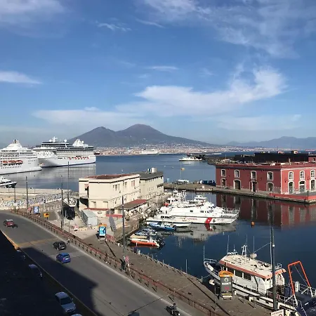 International Napels