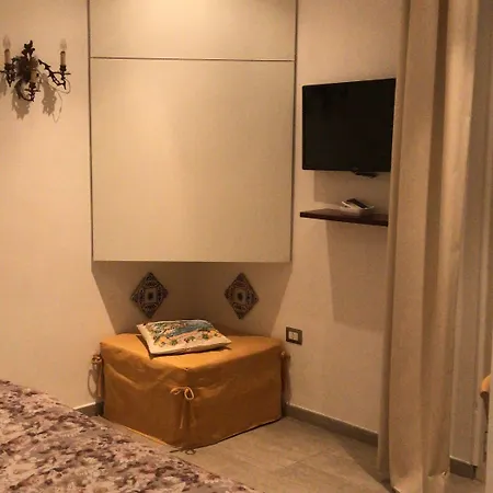 International Napels