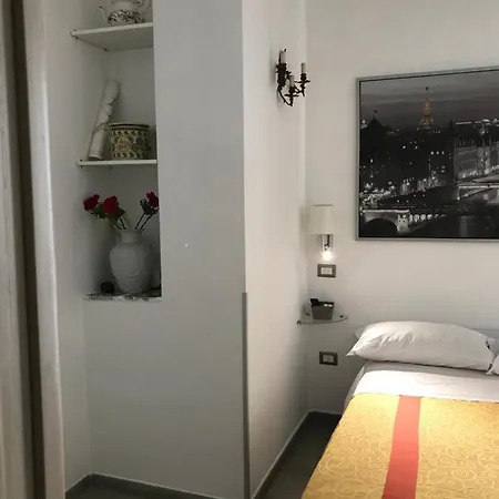 International 4* Naples