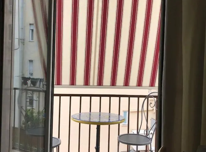 International Oda ve Kahvaltı 4*